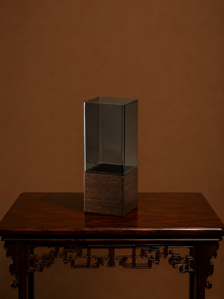 Vaso de Acrílico com Base de Madeira