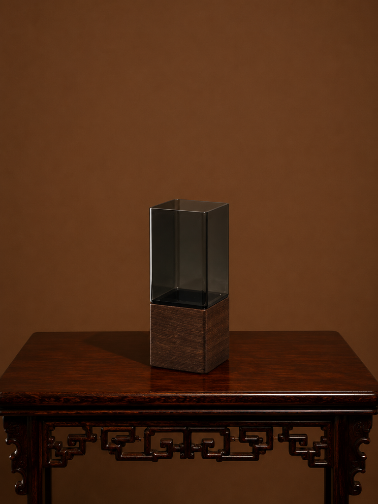 Vaso de Acrílico com Base de Madeira