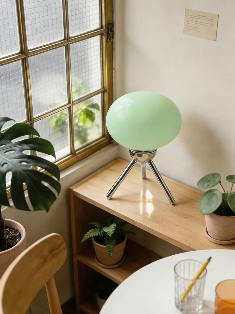 Luminária de Mesa Estilo Bauhaus